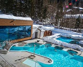 pool aussen uberblick